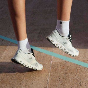 On Cloud X Beyaz Siyah | SN-ON28799